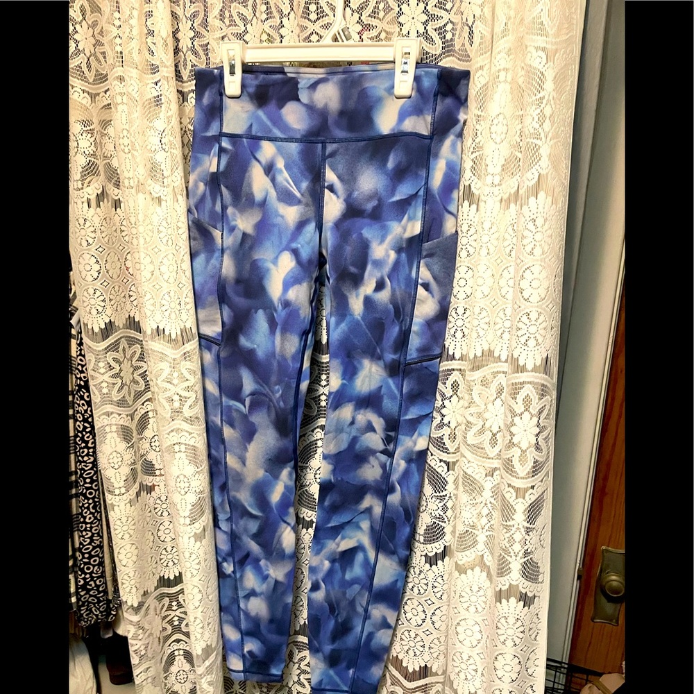 lululemon blue and white 7/8 leggings
